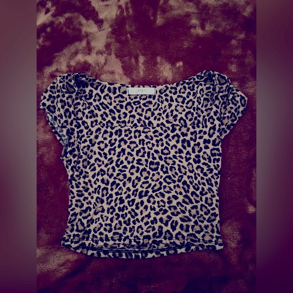 Leopard top